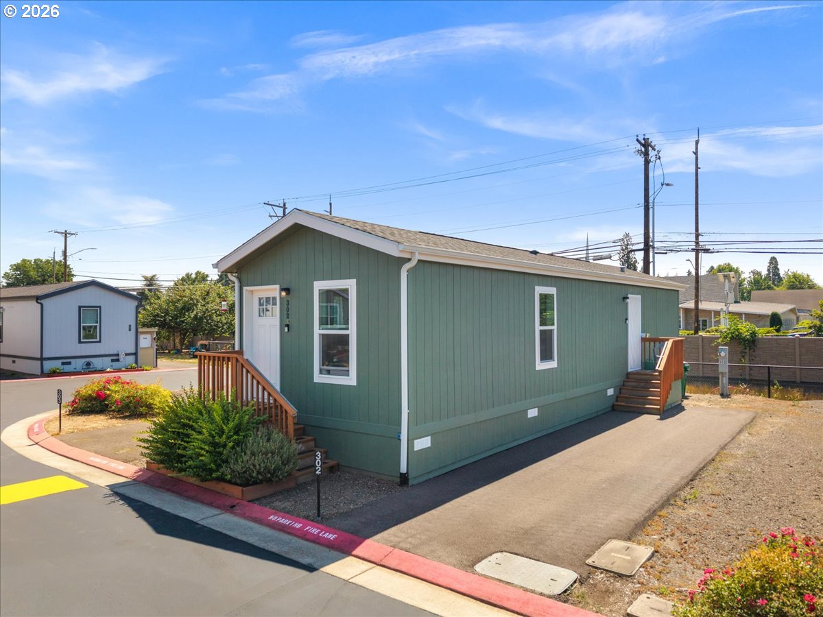 3839 PACIFIC AVE 302 Property Photo 1