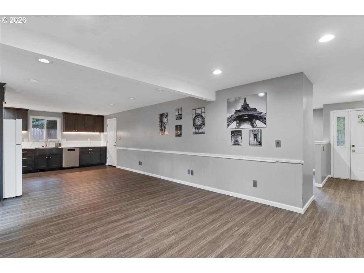 1086 Hanover Ct Property Photo 13