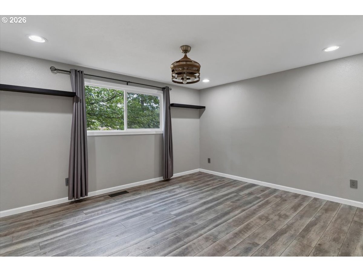 1086 Hanover Ct Property Photo 21