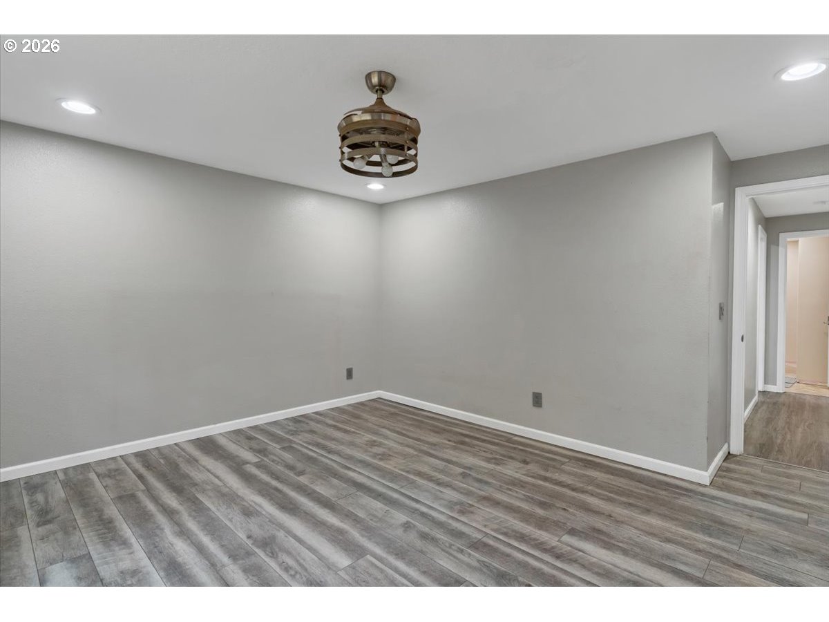 1086 Hanover Ct Property Photo 23