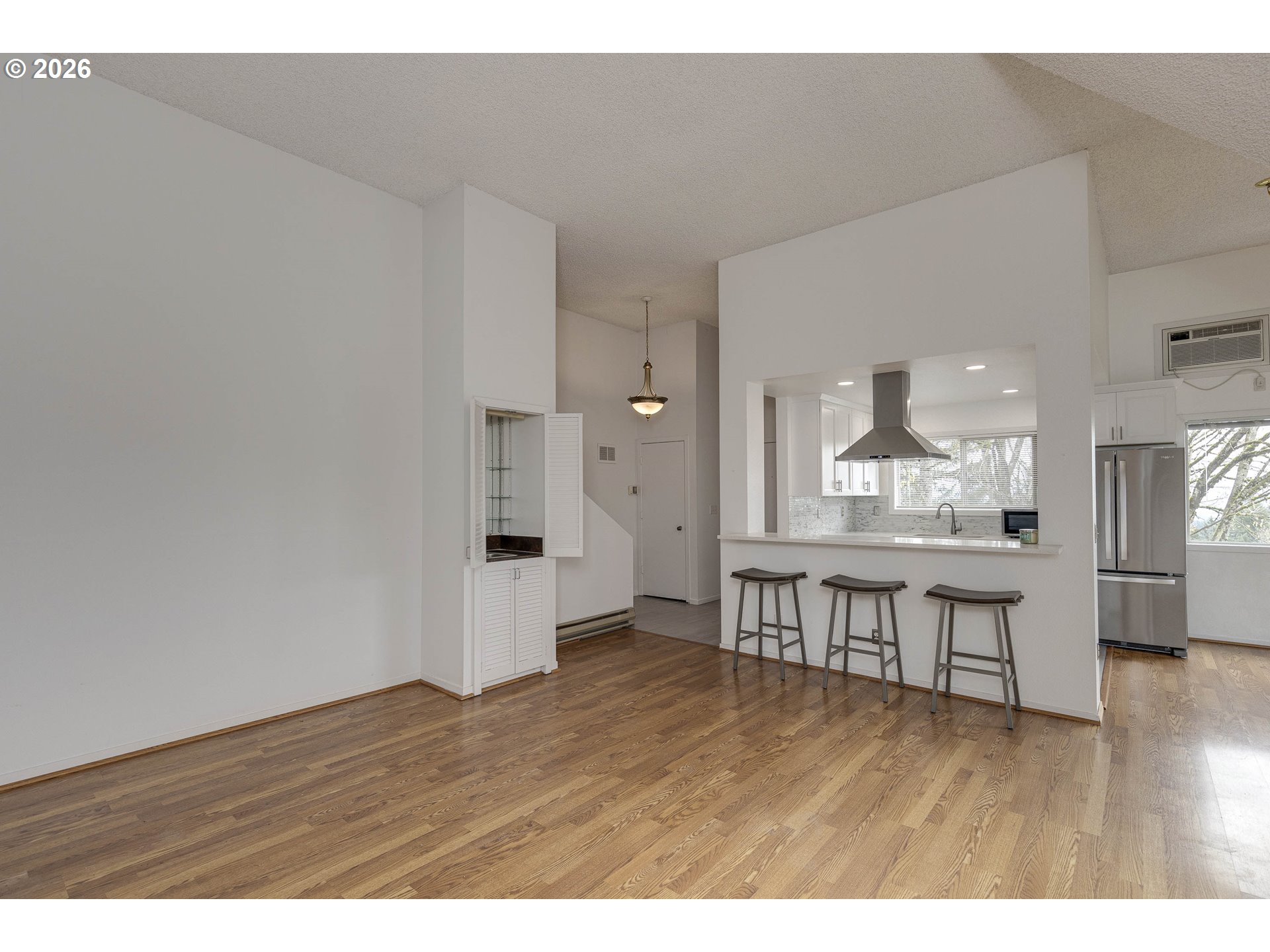 48 Oswego Smt Property Photo 10