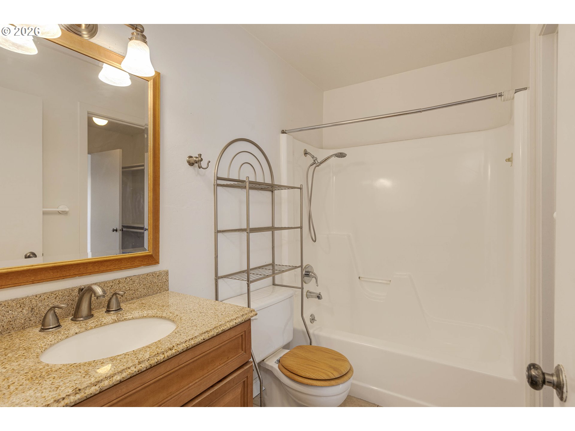 48 Oswego Smt Property Photo 26