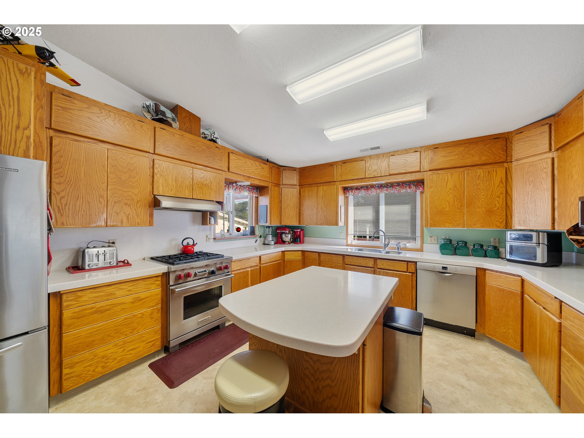 305 Cypress Ave Property Photo 7