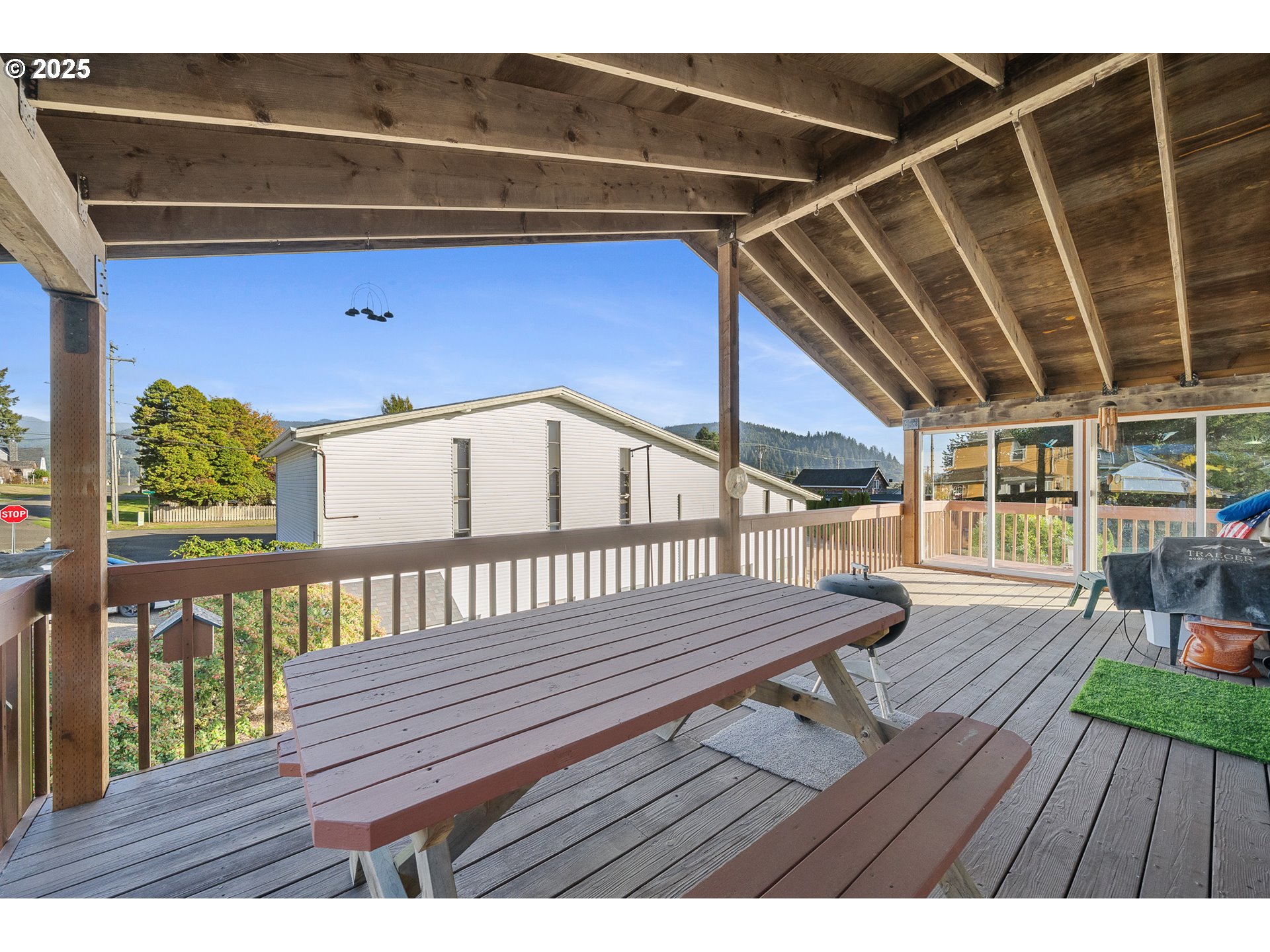 305 Cypress Ave Property Photo 8