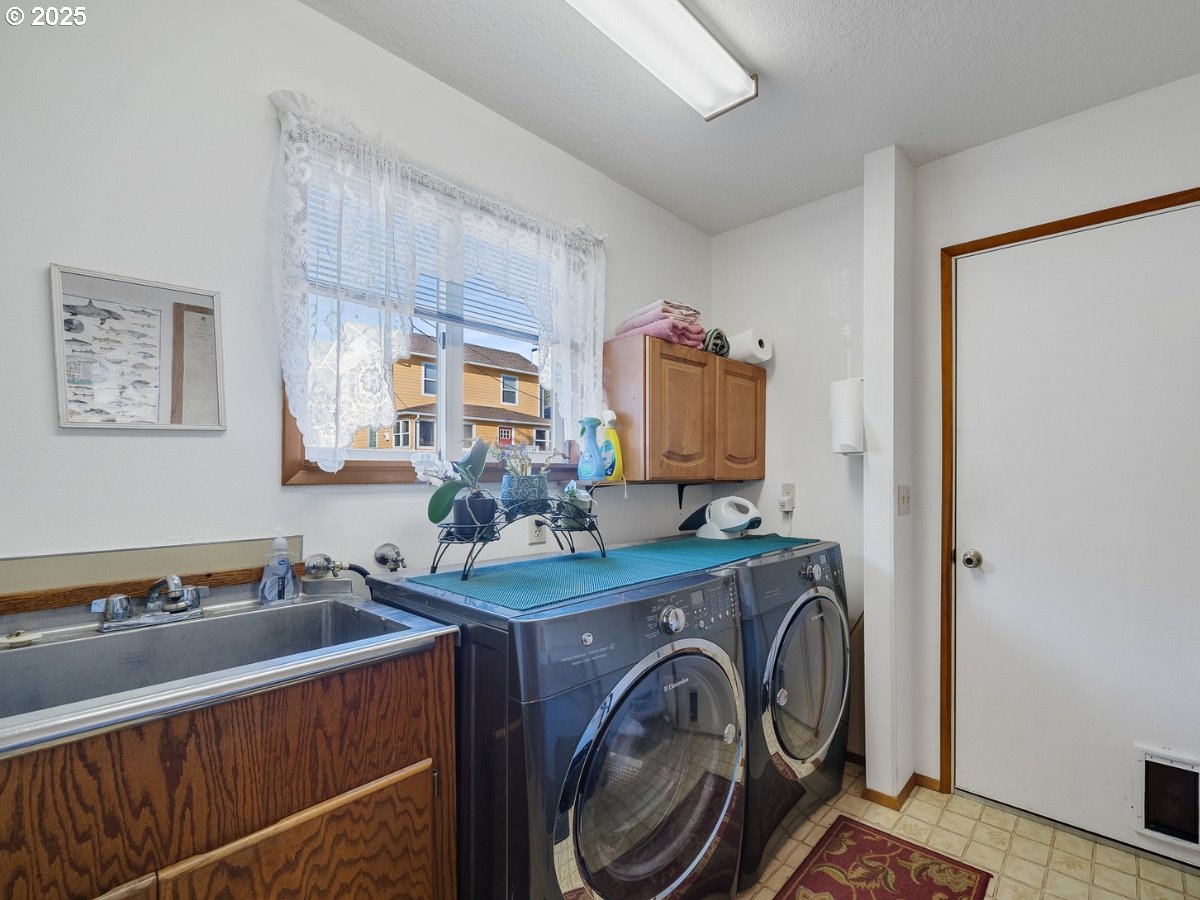 305 Cypress Ave Property Photo 20
