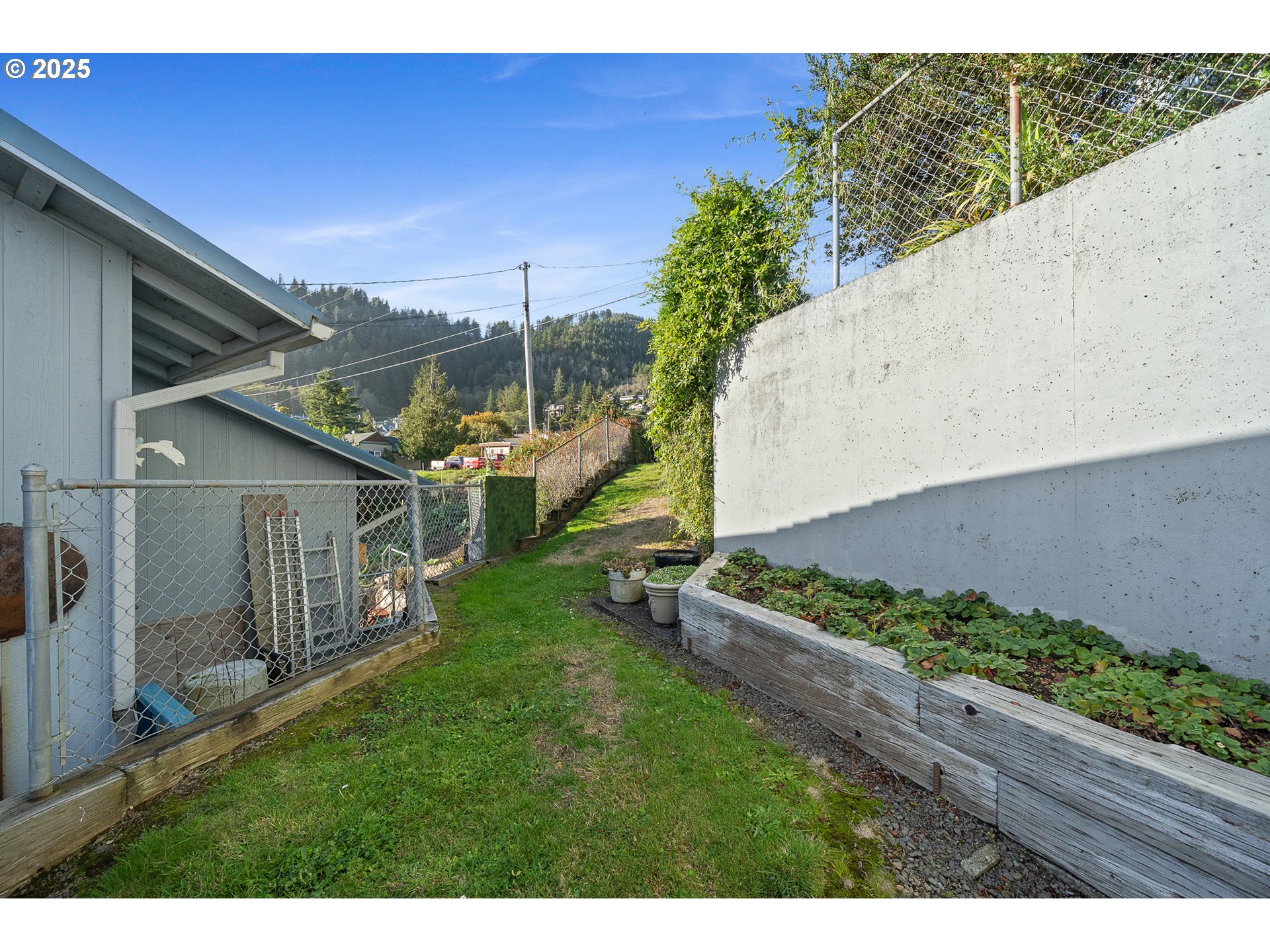 305 Cypress Ave Property Photo 29