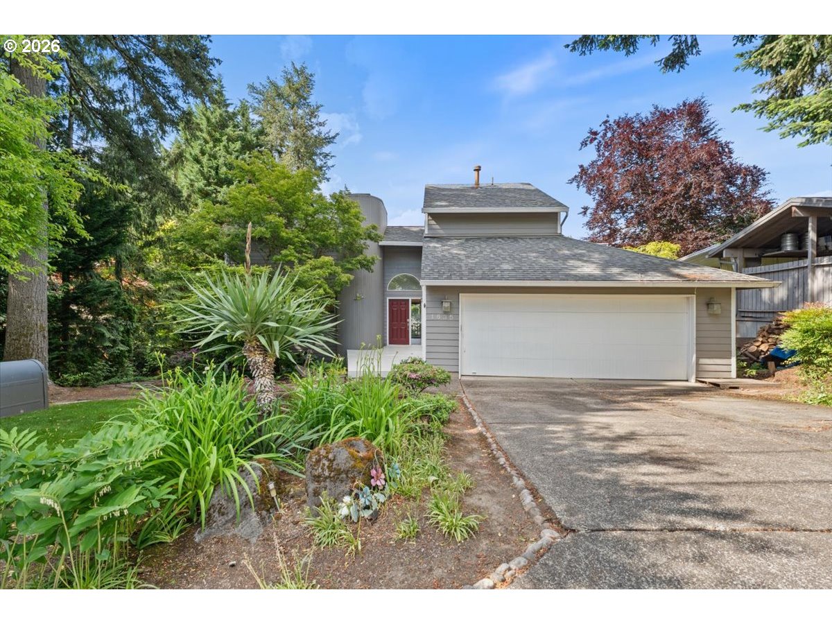 1635 Aspen St Property Photo 1