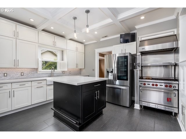 909 Center St Property Photo 11