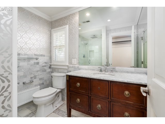 909 Center St Property Photo 26