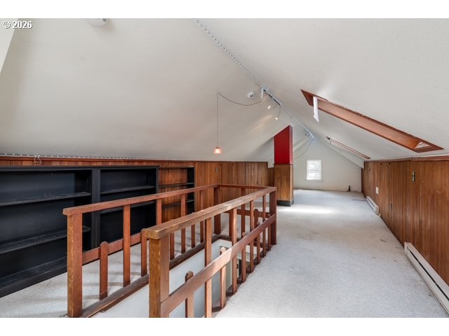 909 Center St Property Photo 34