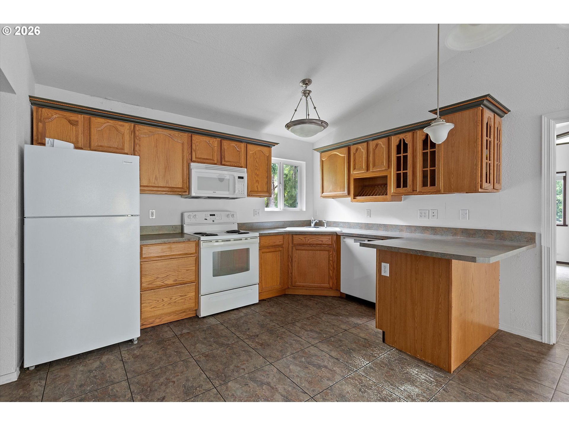 725 N River Bend Rd Property Photo 4