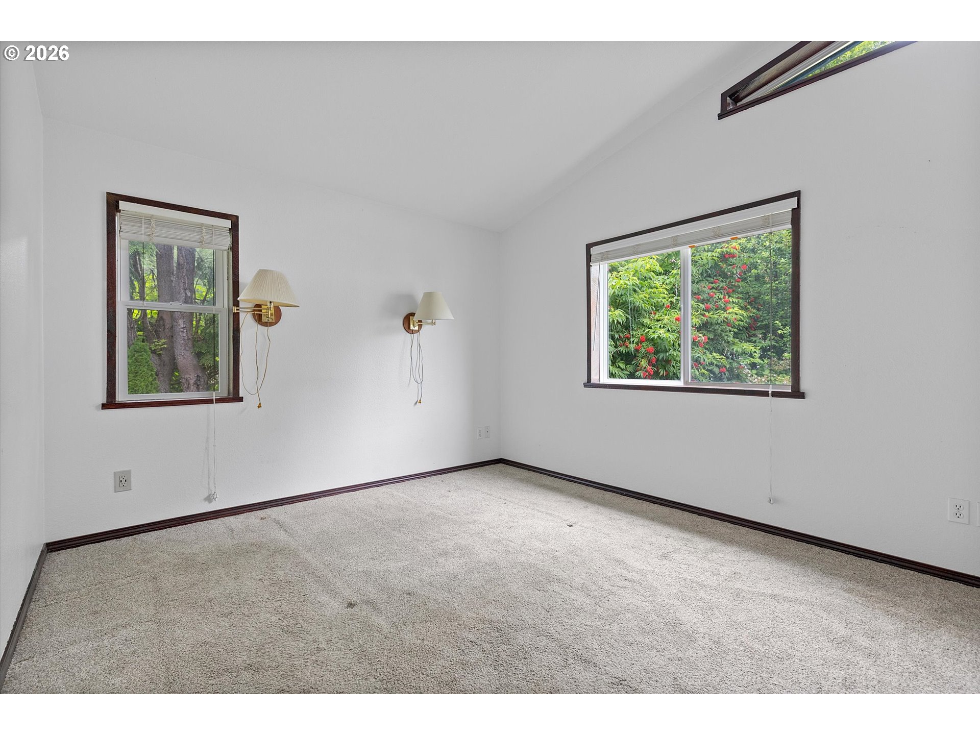725 N River Bend Rd Property Photo 14