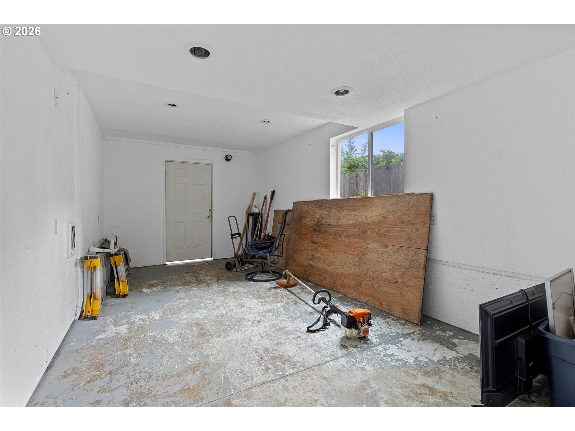 725 N River Bend Rd Property Photo 24