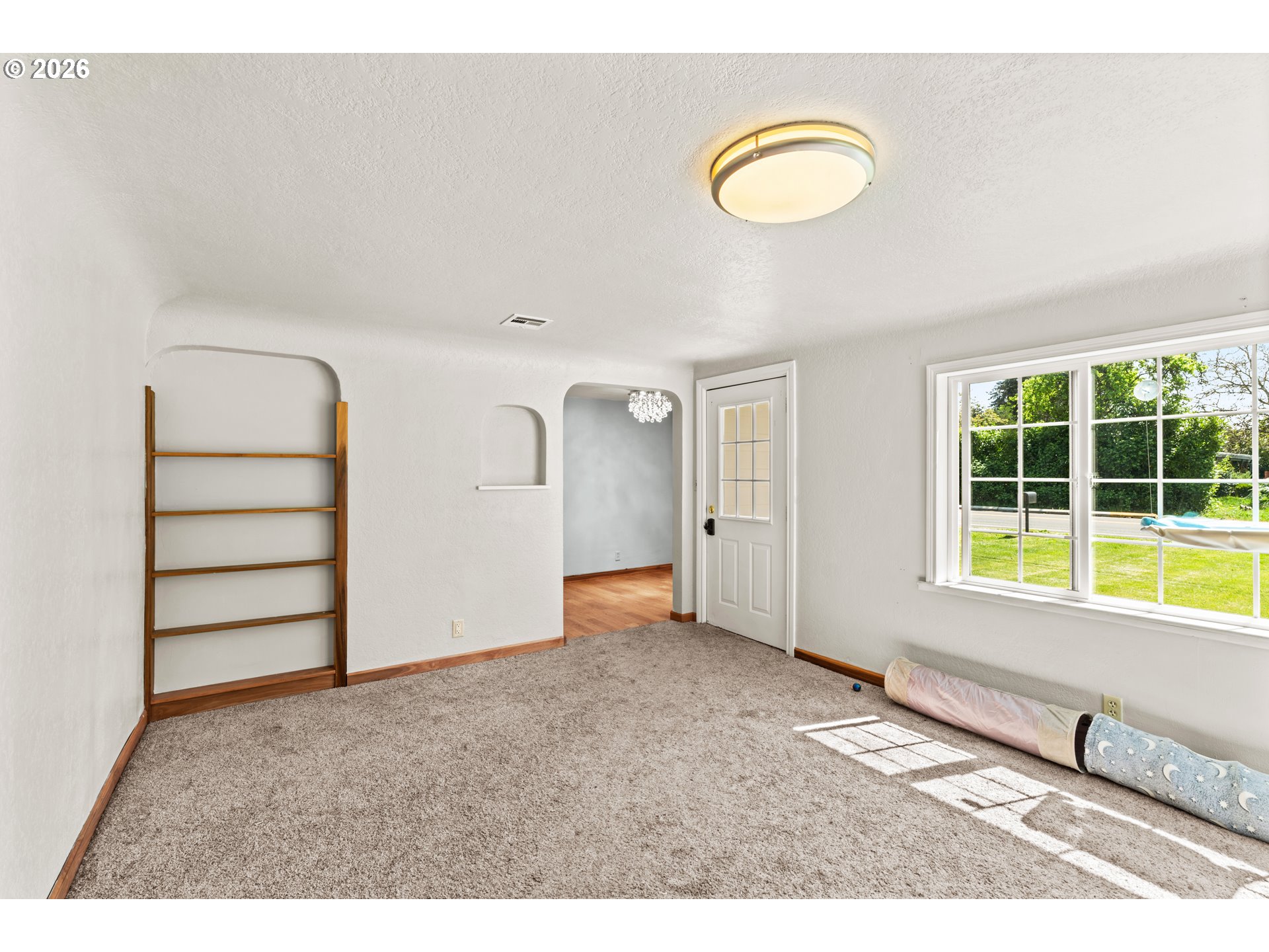 233 Howard Ave Property Photo 5