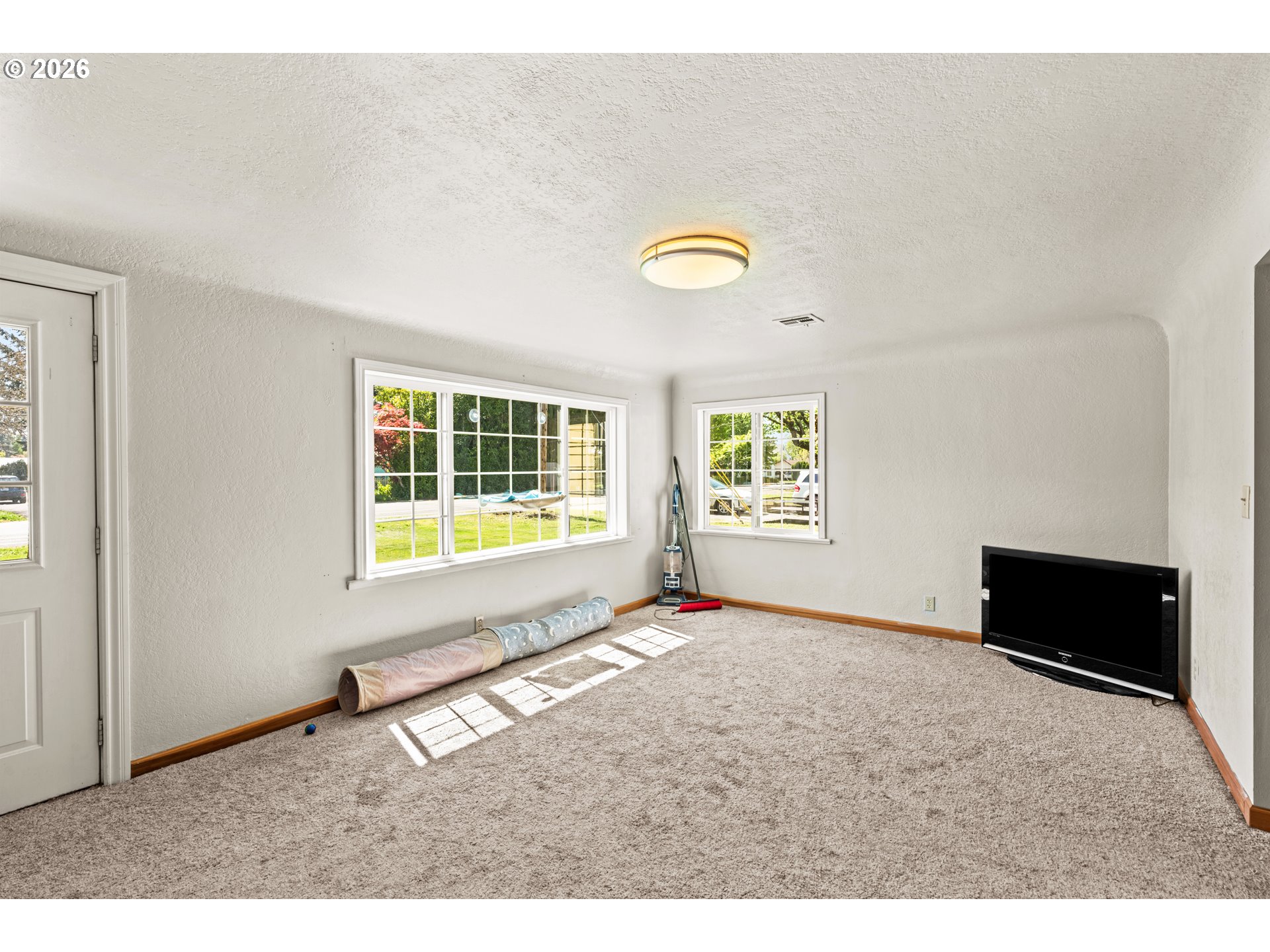 233 Howard Ave Property Photo 7