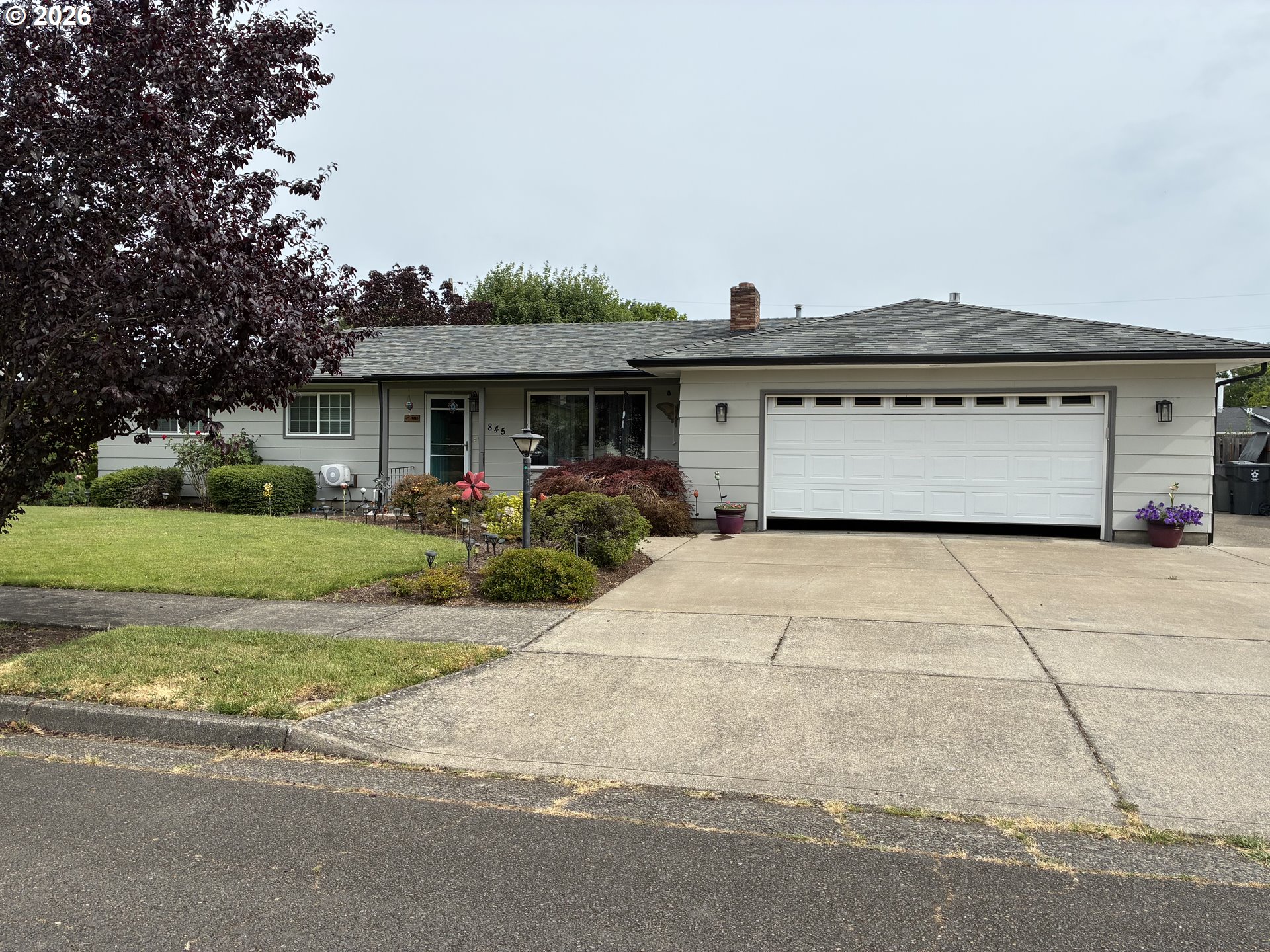 845 W Rose St Property Photo 1