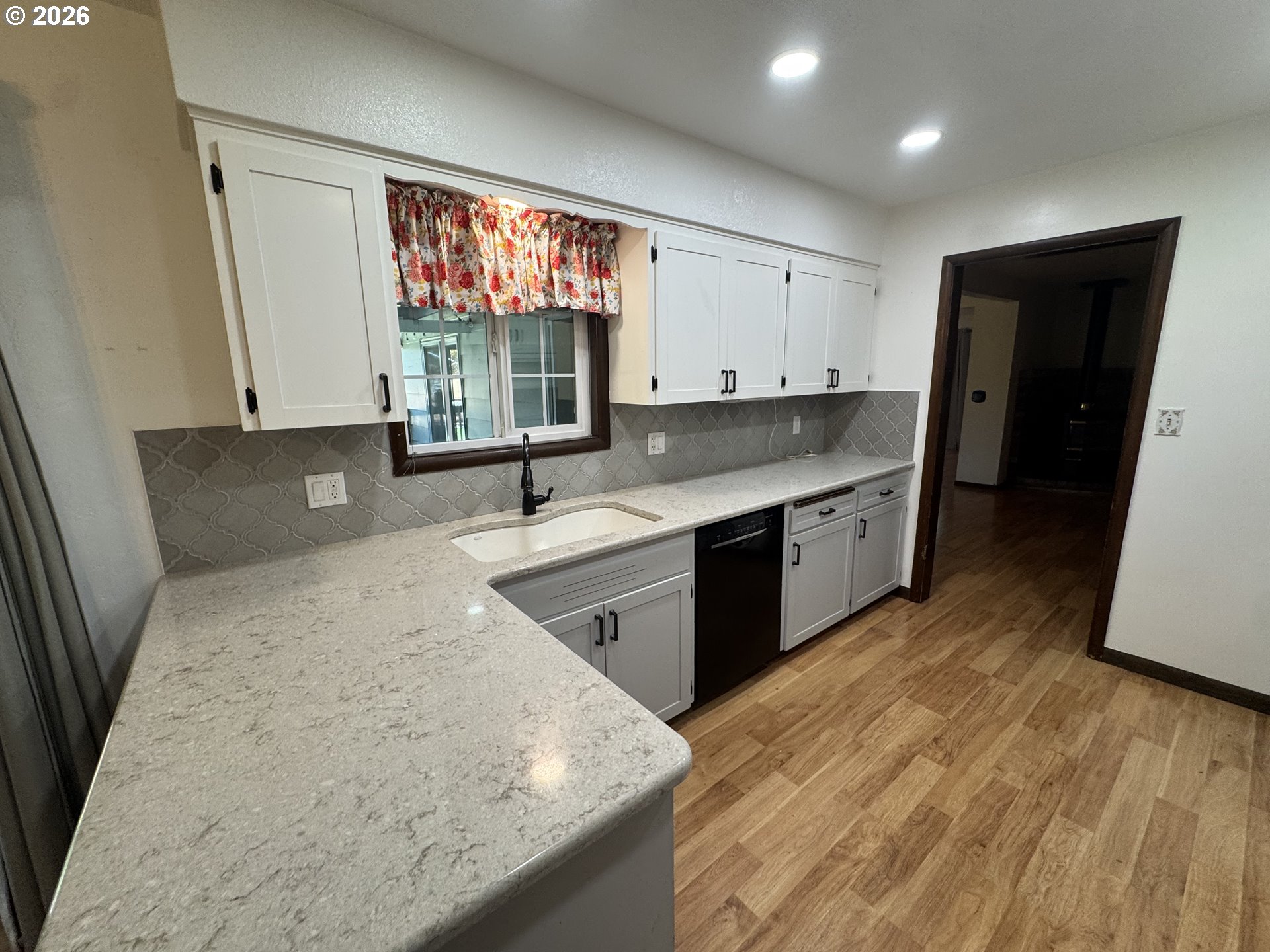845 W Rose St Property Photo 11