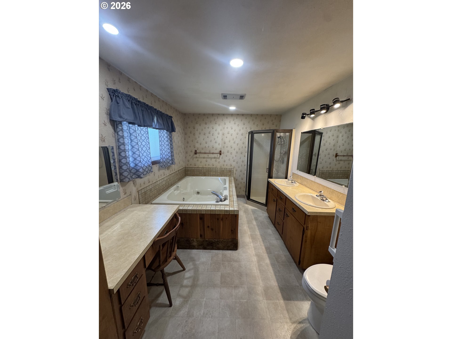845 W Rose St Property Photo 31