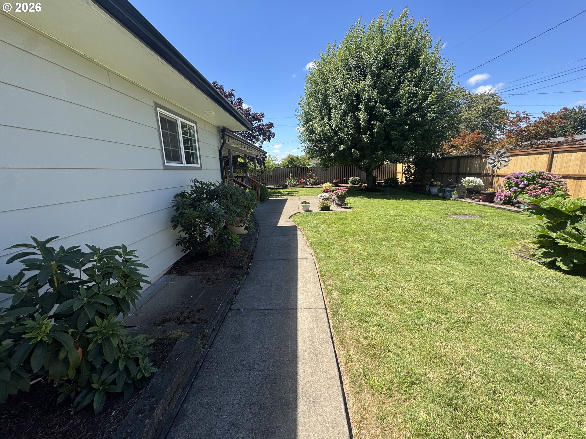 845 W Rose St Property Photo 44