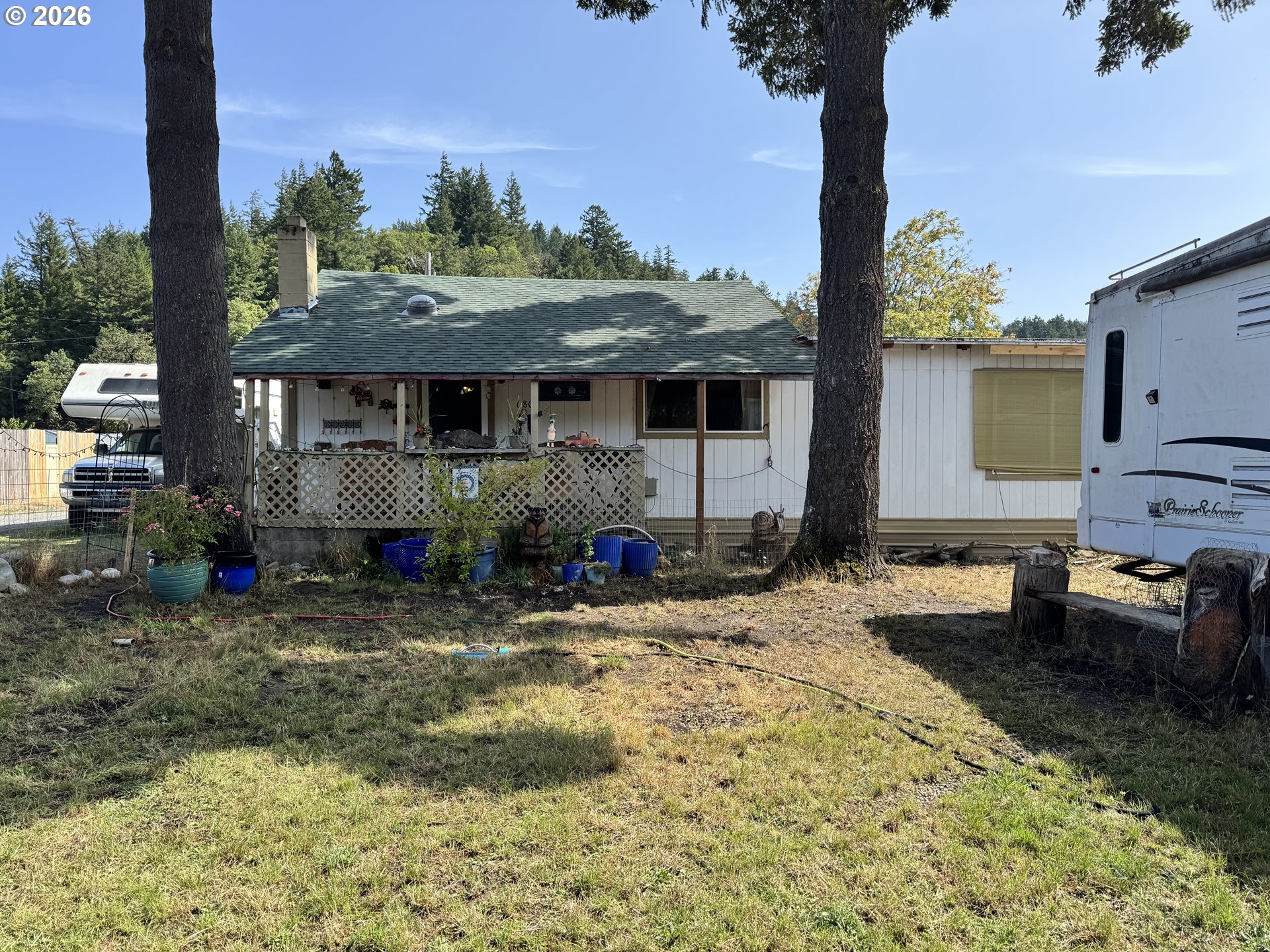 680 1st Ave Property Photo 1
