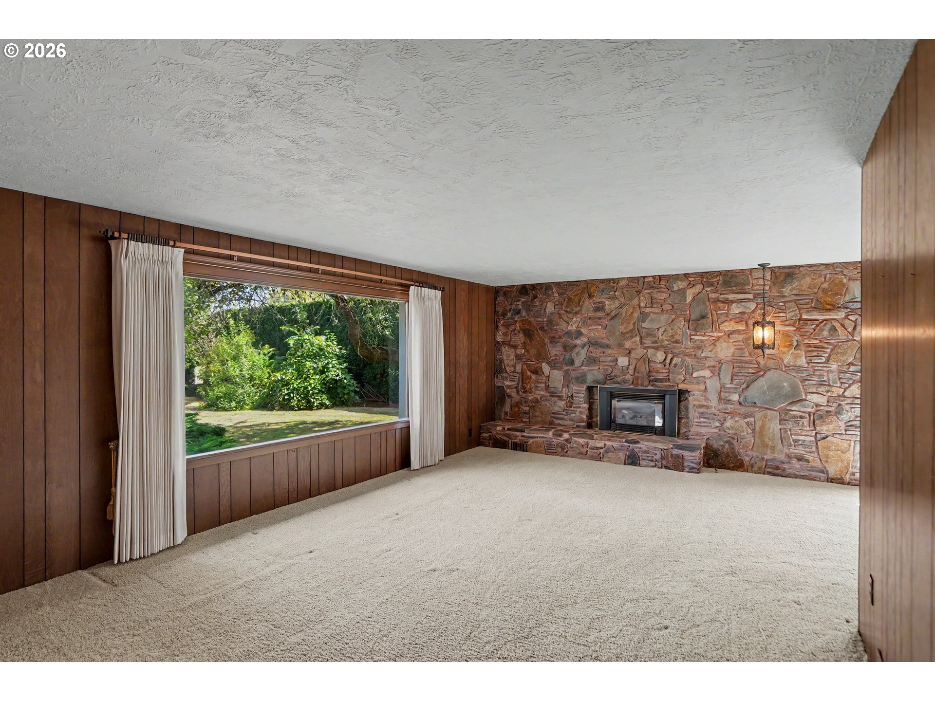 11874 Hazelgreen Rd Ne Property Photo 11