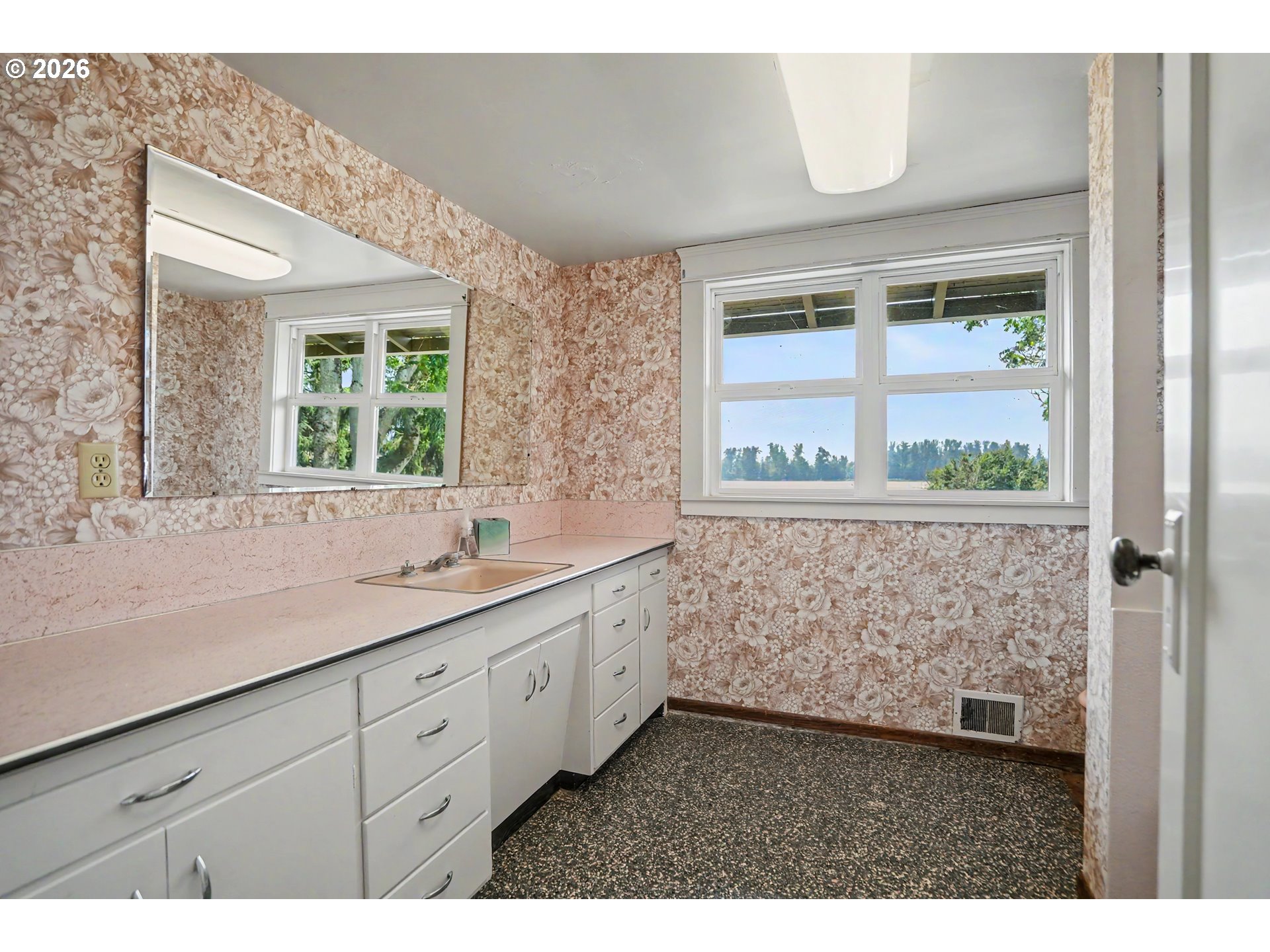 11874 Hazelgreen Rd Ne Property Photo 24