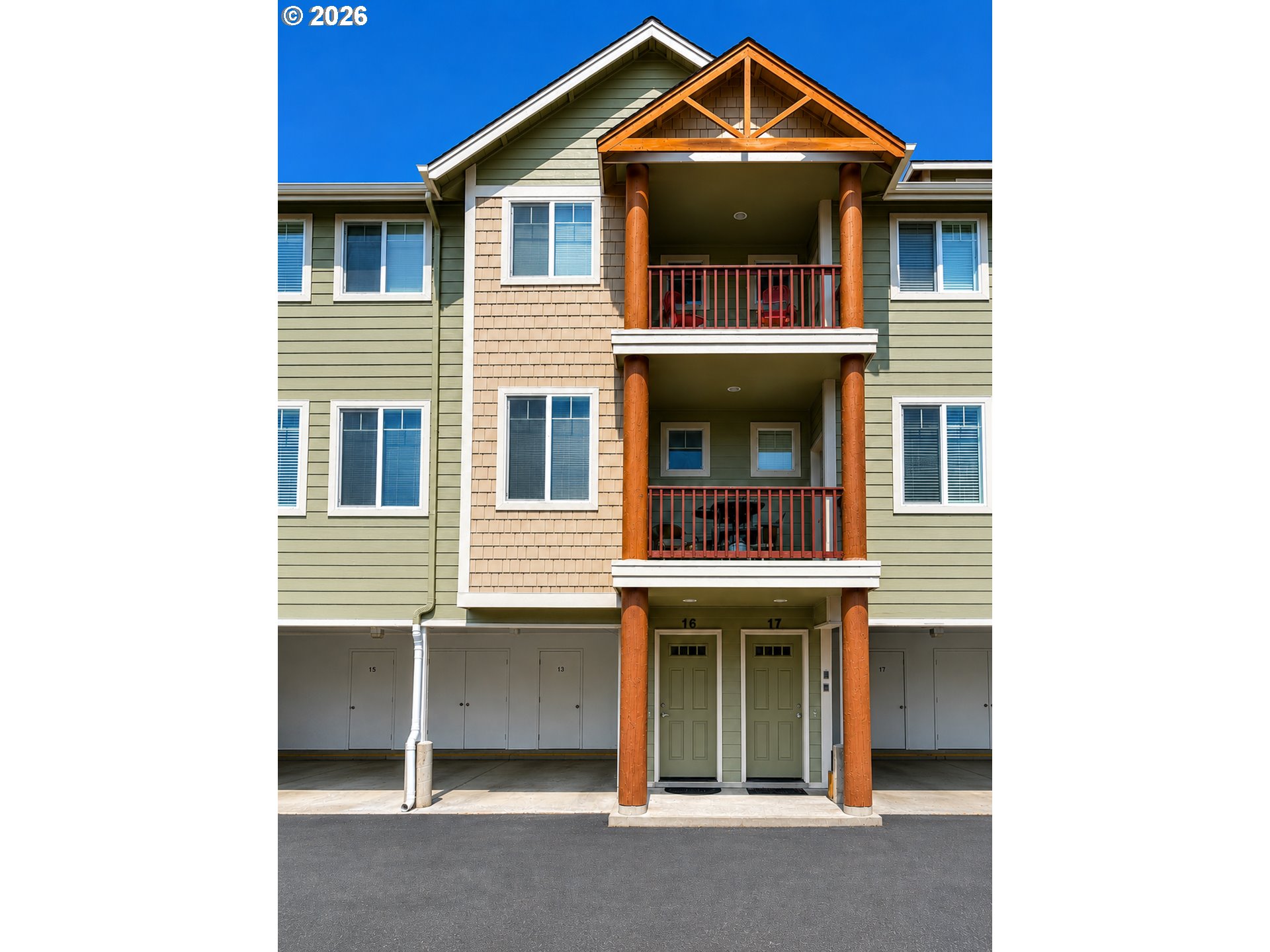 179 Laurel St 16 Property Photo 1