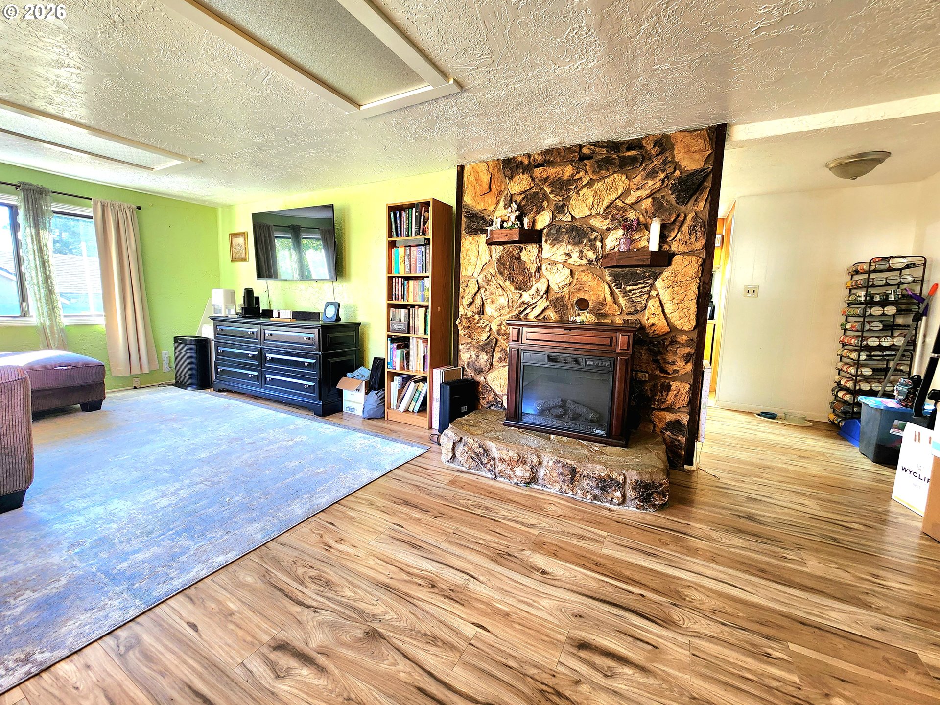 328 E Fifth Ave Property Photo 11