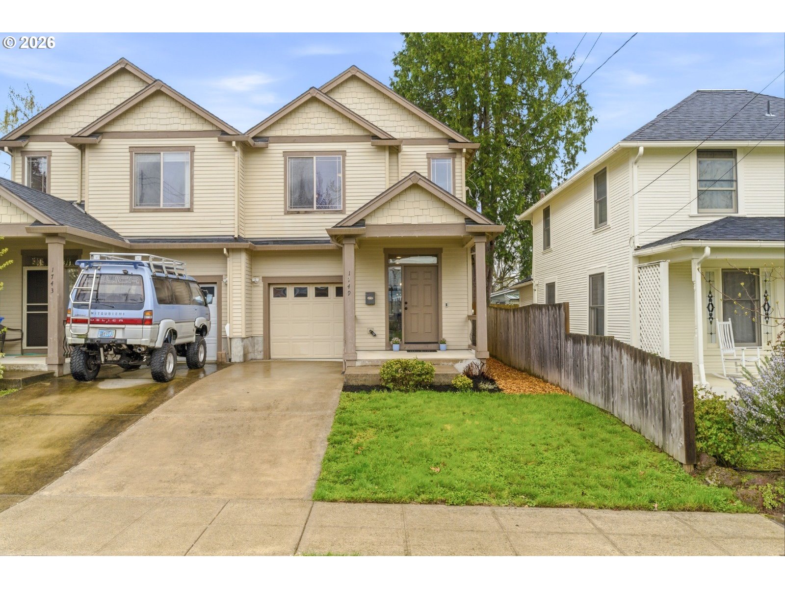 1749 Se Marion St Property Photo 2