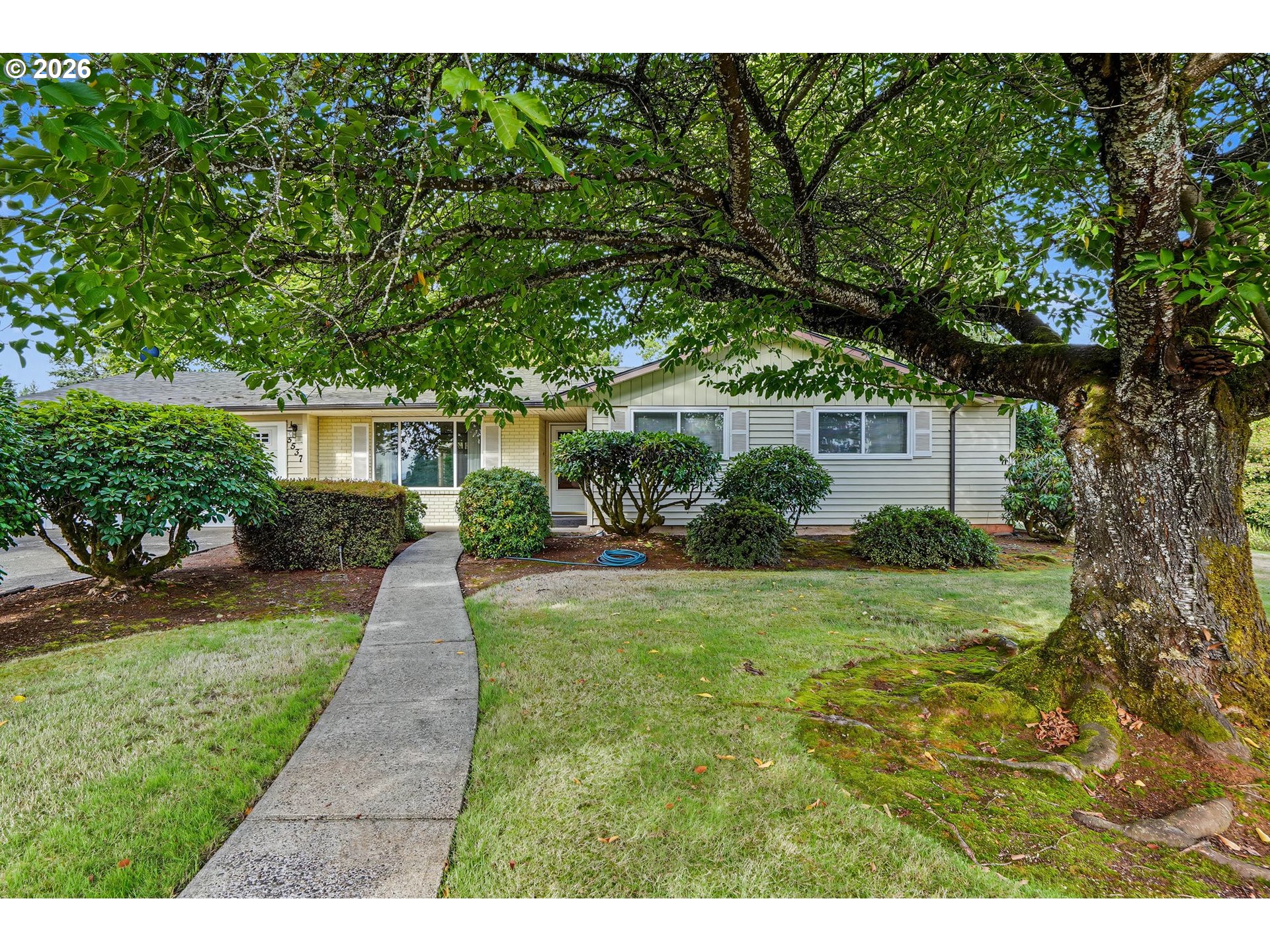 5537 Dumore Dr Se Property Photo 1