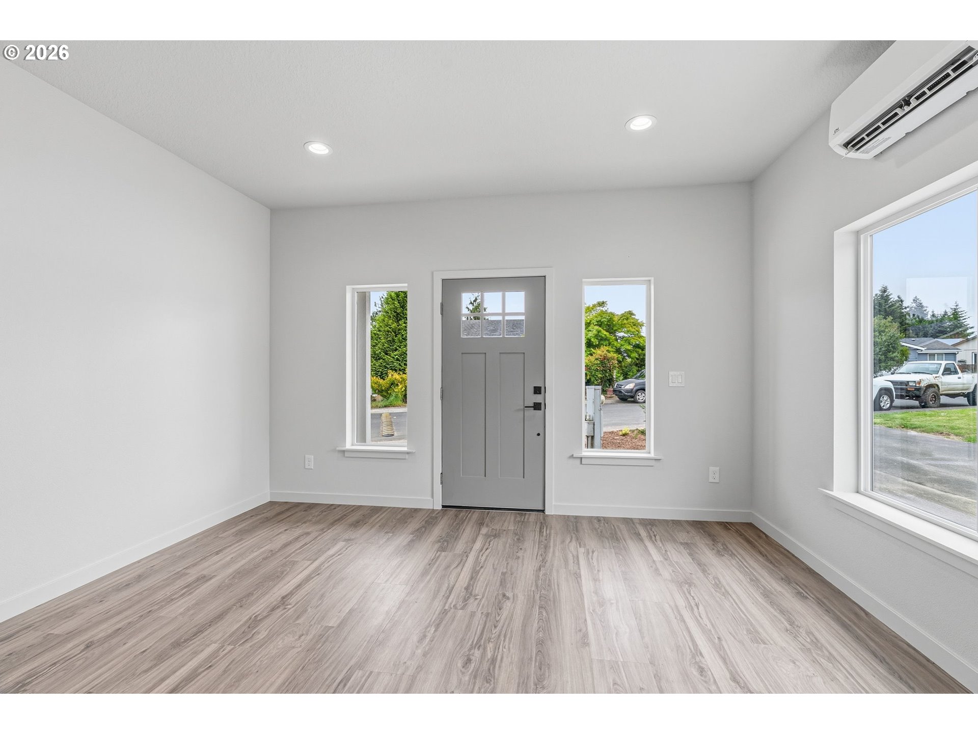 210 Glengate St Property Photo 5