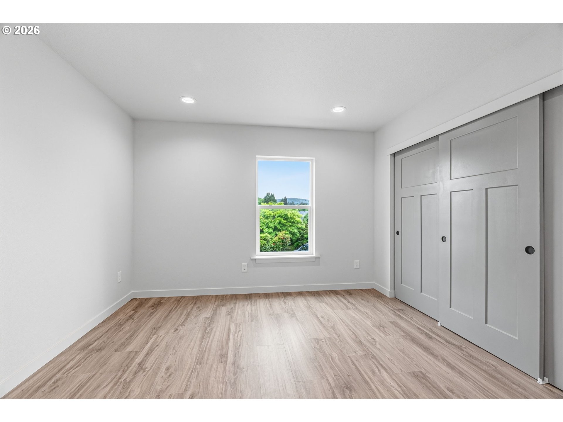 210 Glengate St Property Photo 16
