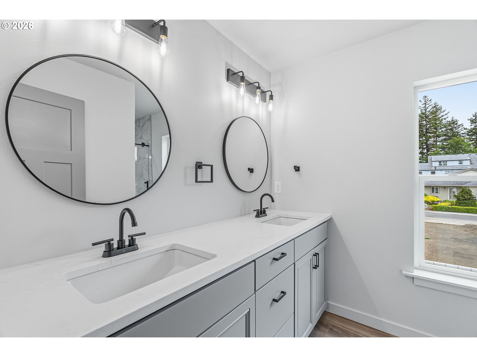 210 Glengate St Property Photo 17