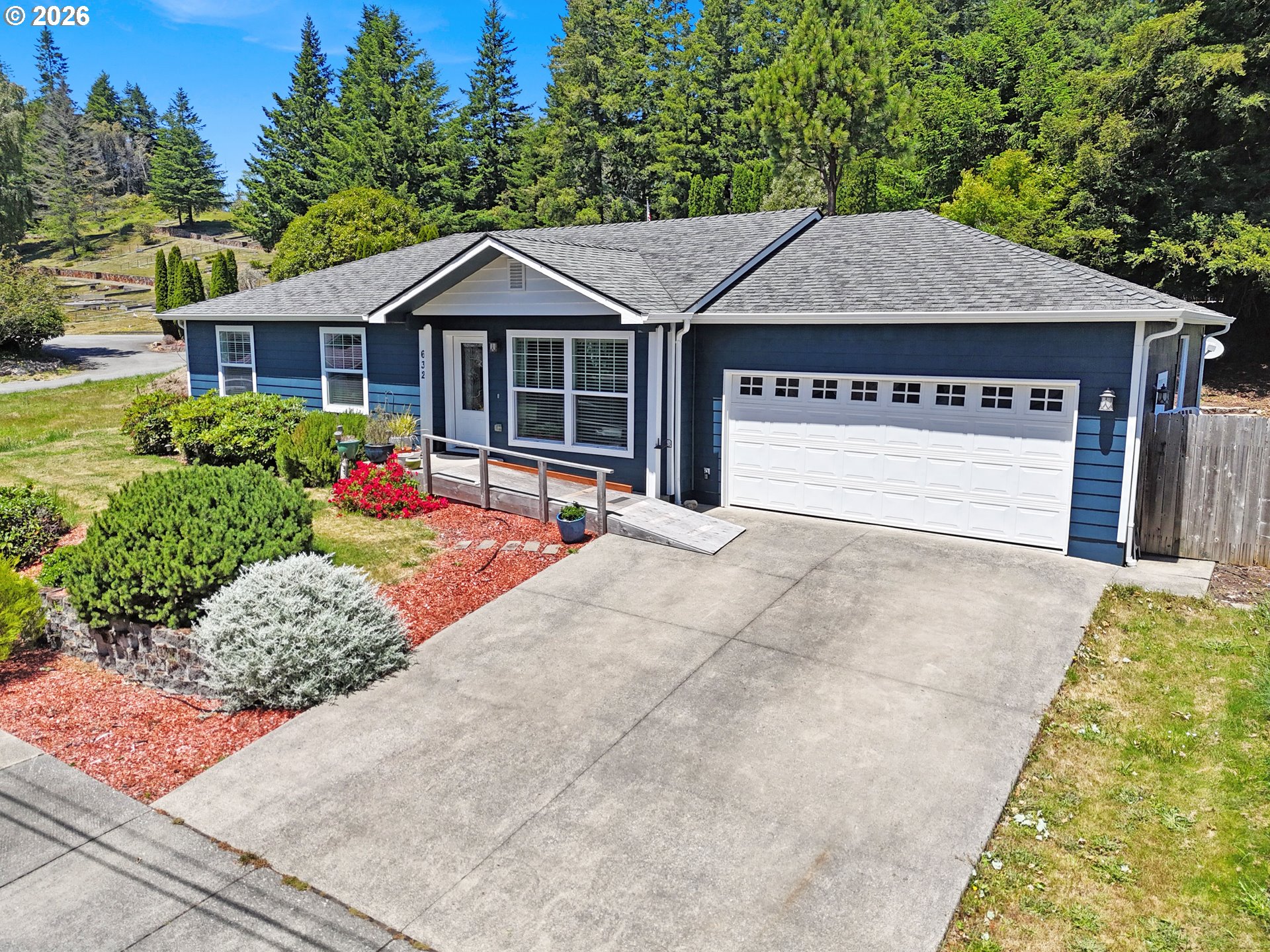 632 Meadow Ln Property Photo 1