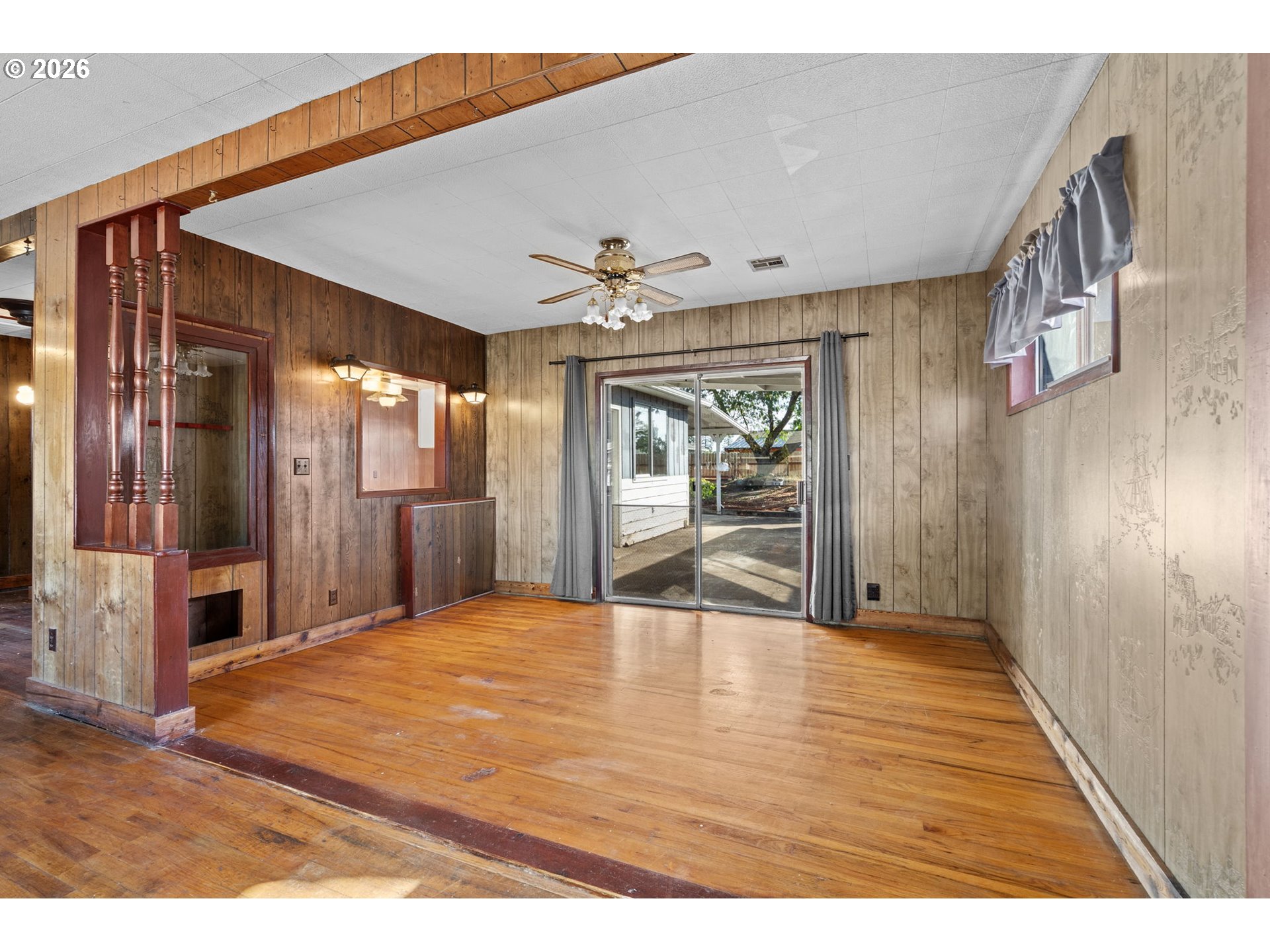 354 N 17th St Property Photo 5