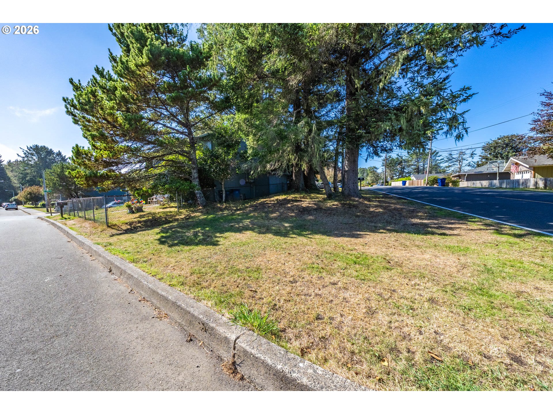 3217 Ne Tide Ave Property Photo 11