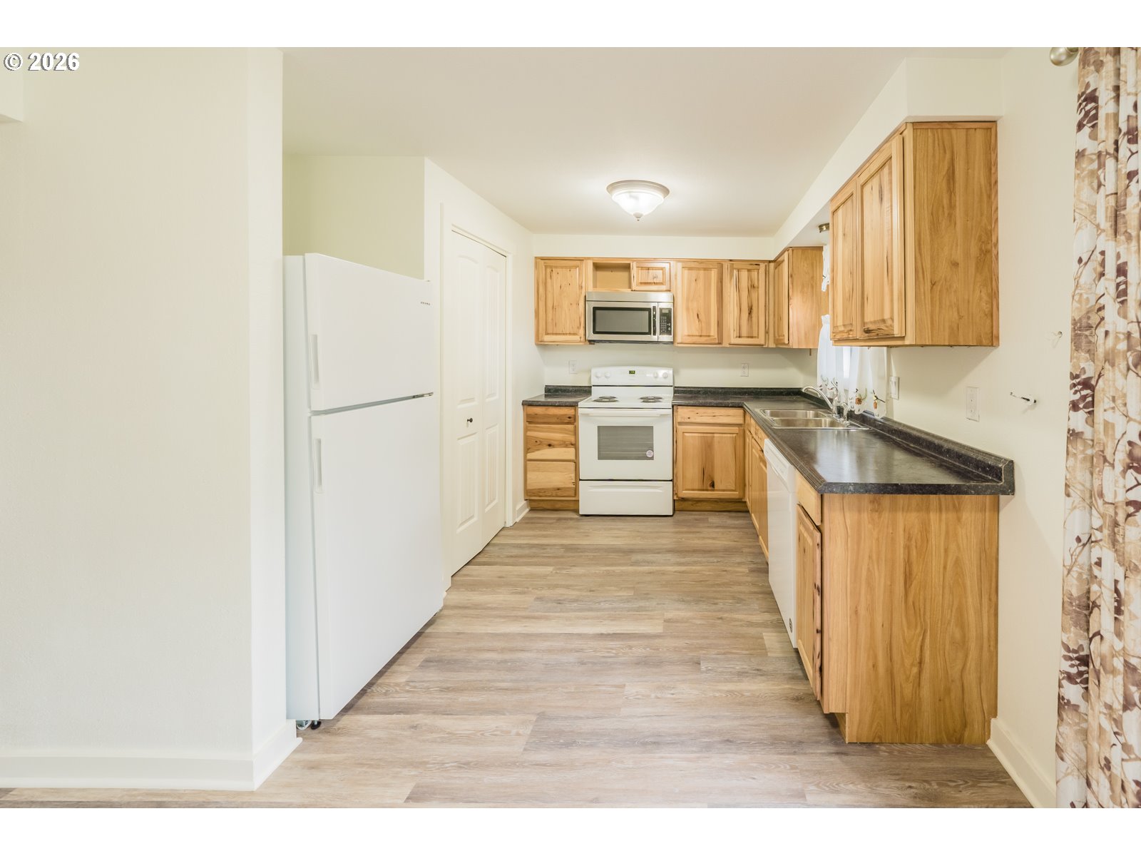 3217 Ne Tide Ave Property Photo 16
