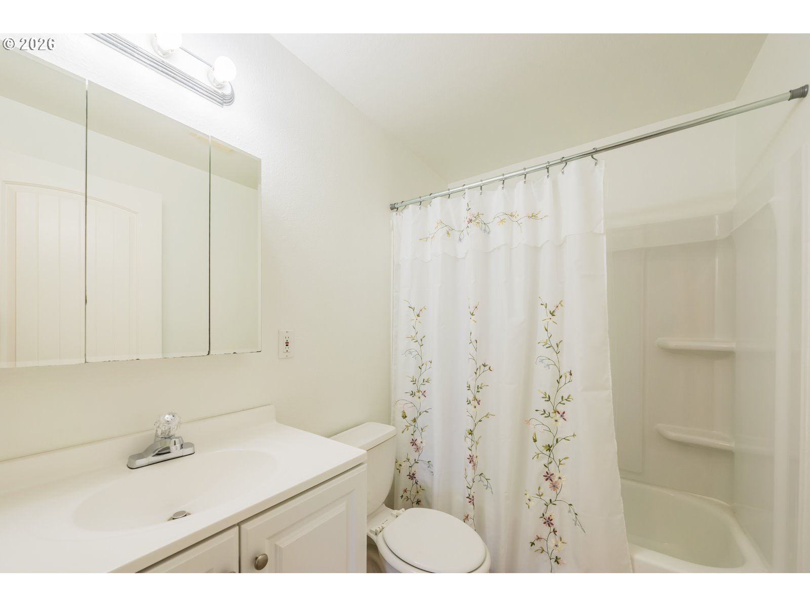 3217 Ne Tide Ave Property Photo 23