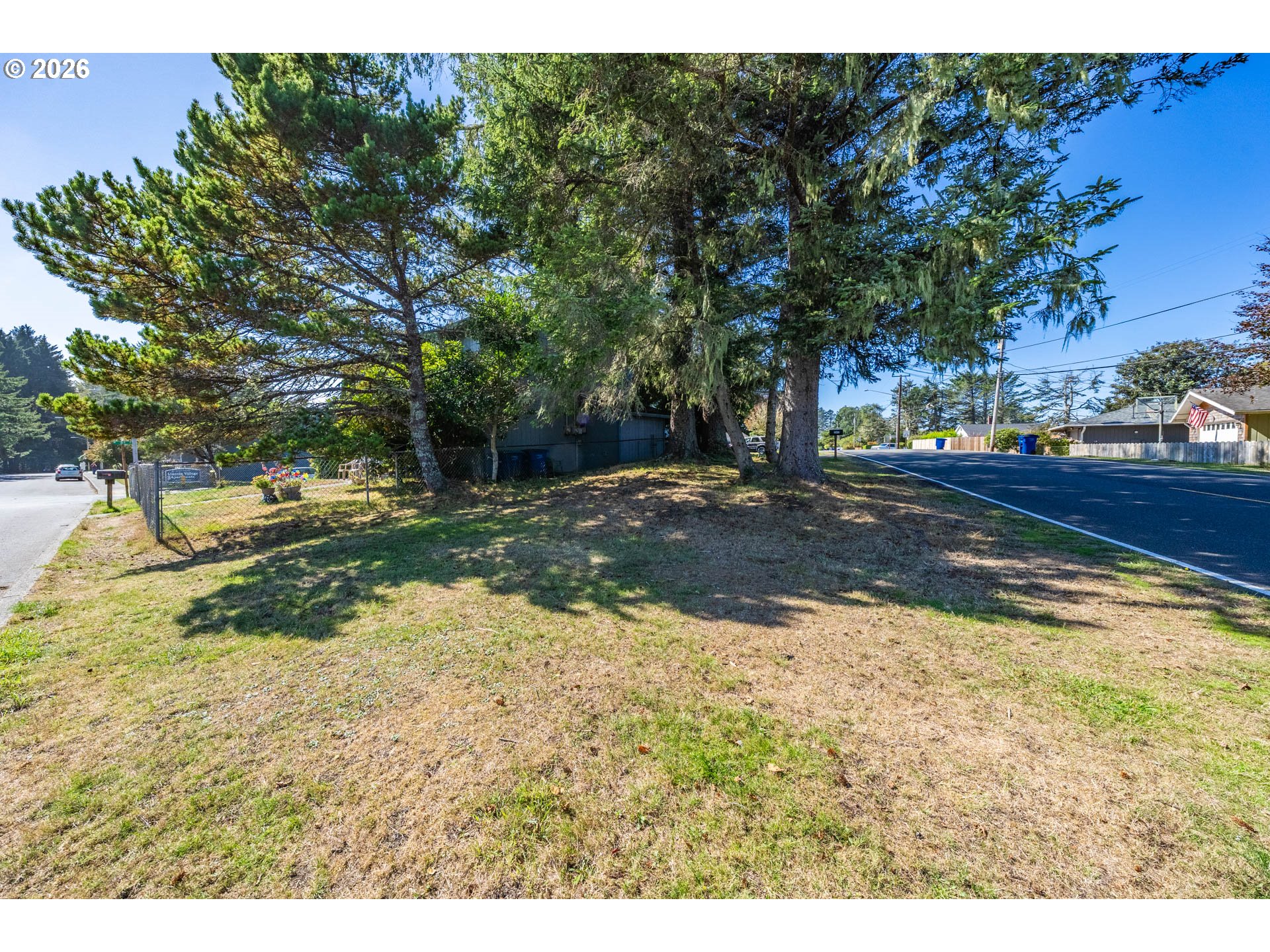 3217 Ne Tide Ave Property Photo 26