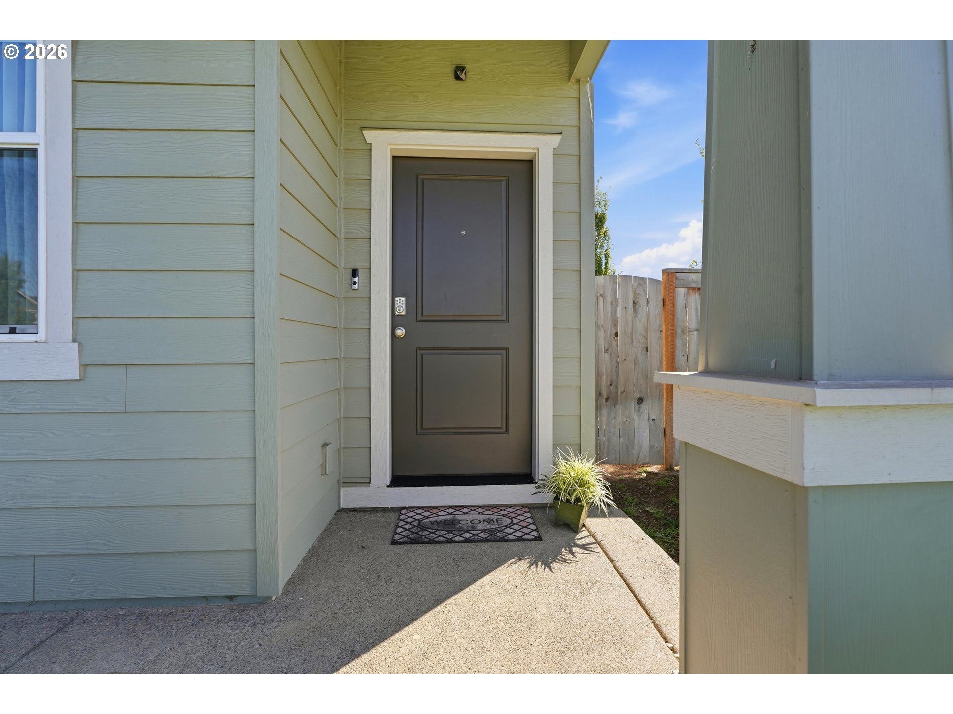 2295 Livesay Ln Property Photo 2