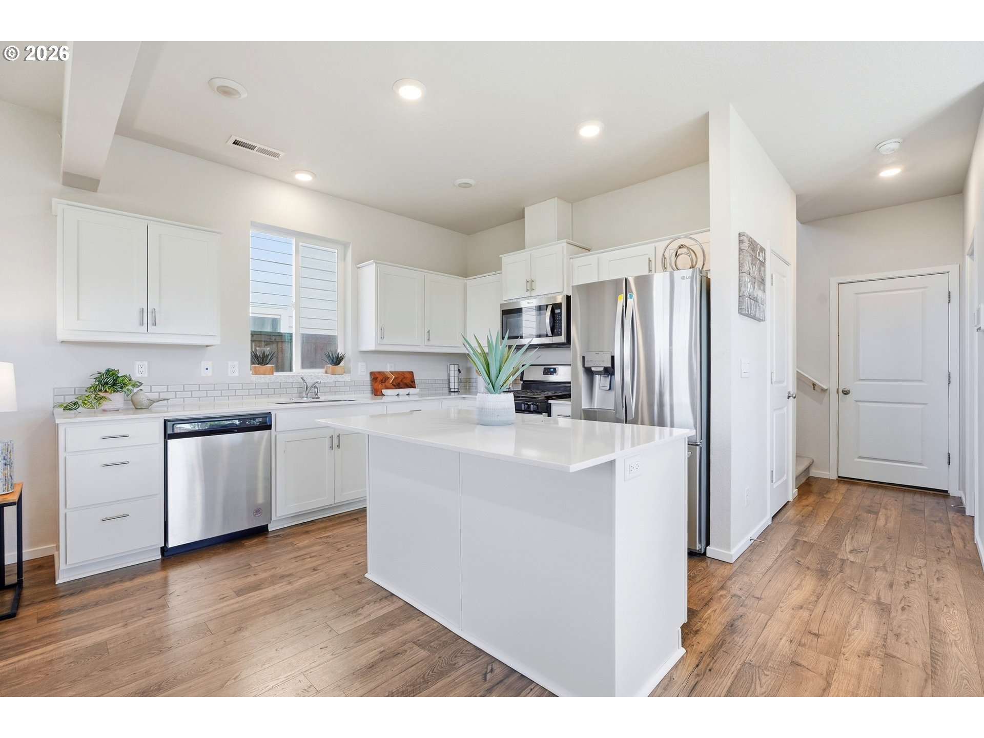 2295 Livesay Ln Property Photo 11