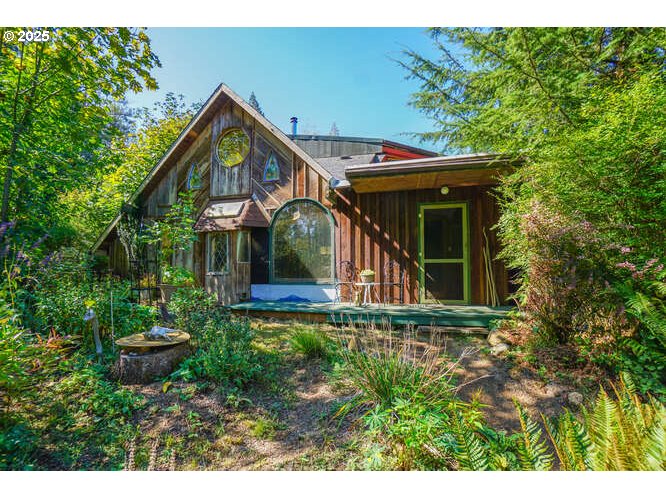 17719 Ne Manning Cir Property Photo 1