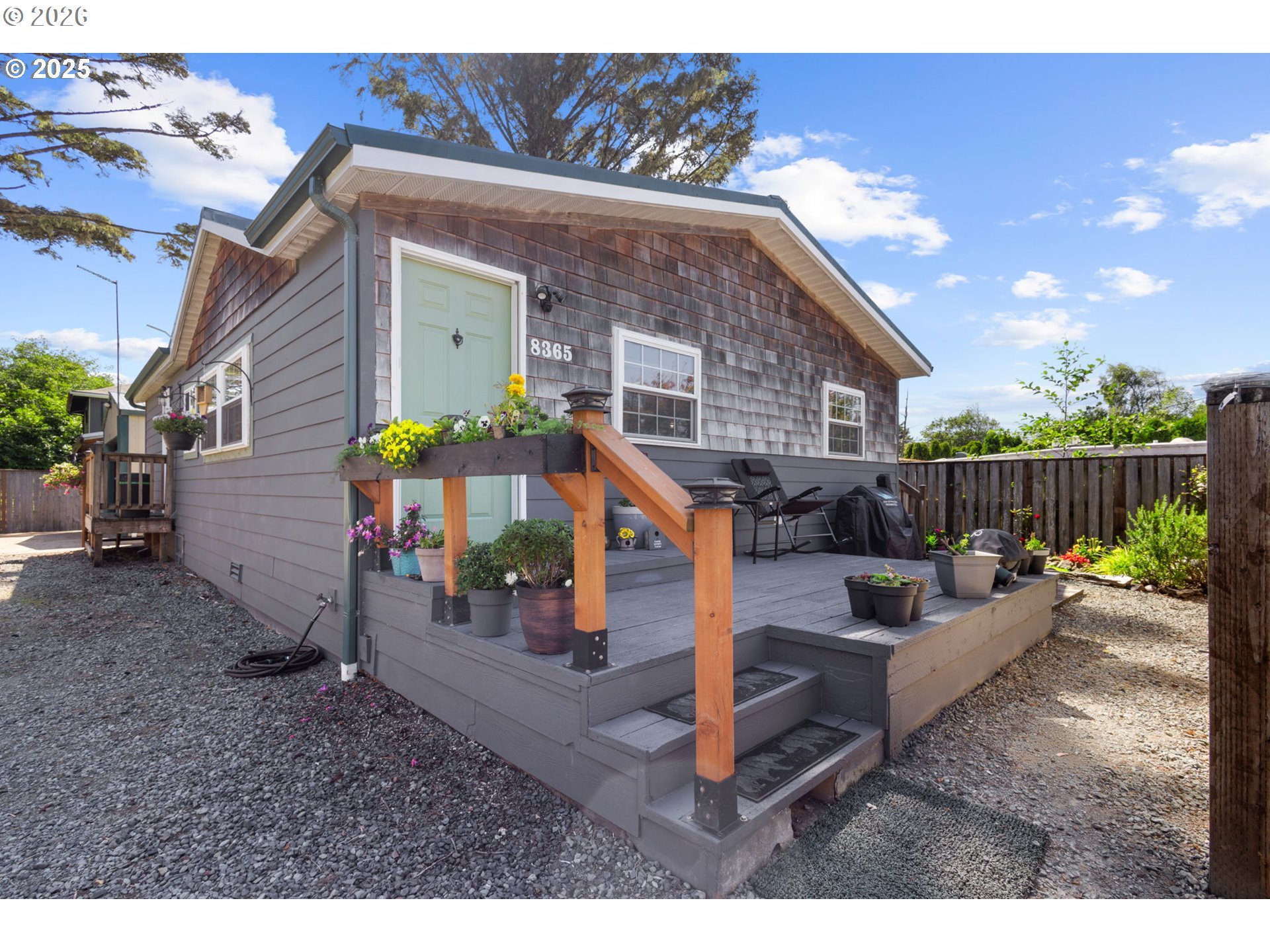 8365 Stark St Property Photo 1