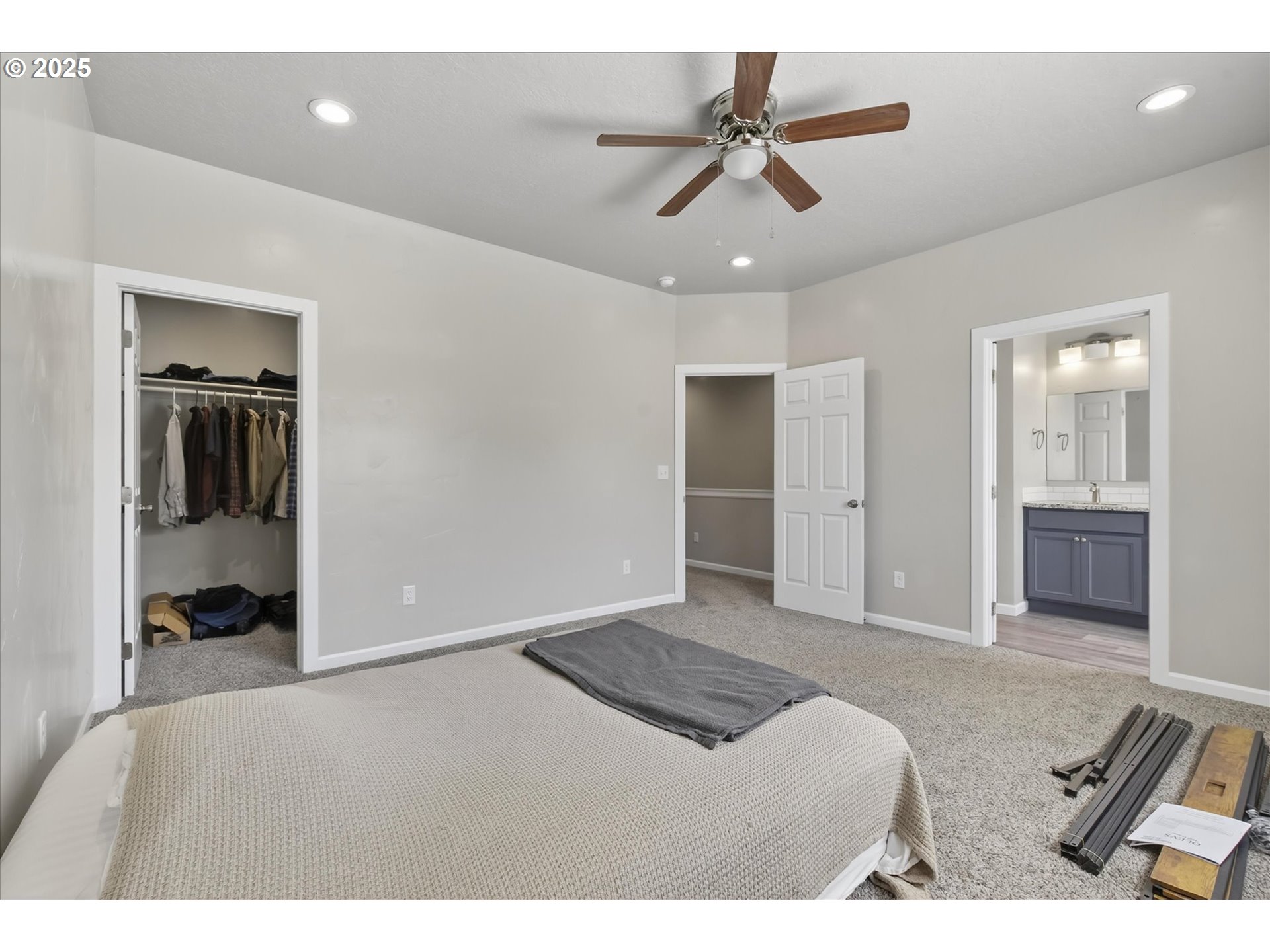 565 Baker St Property Photo 30
