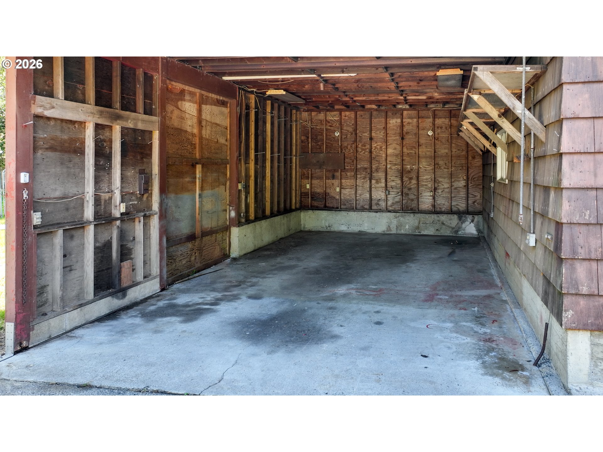 735 3rd Ave Property Photo 17