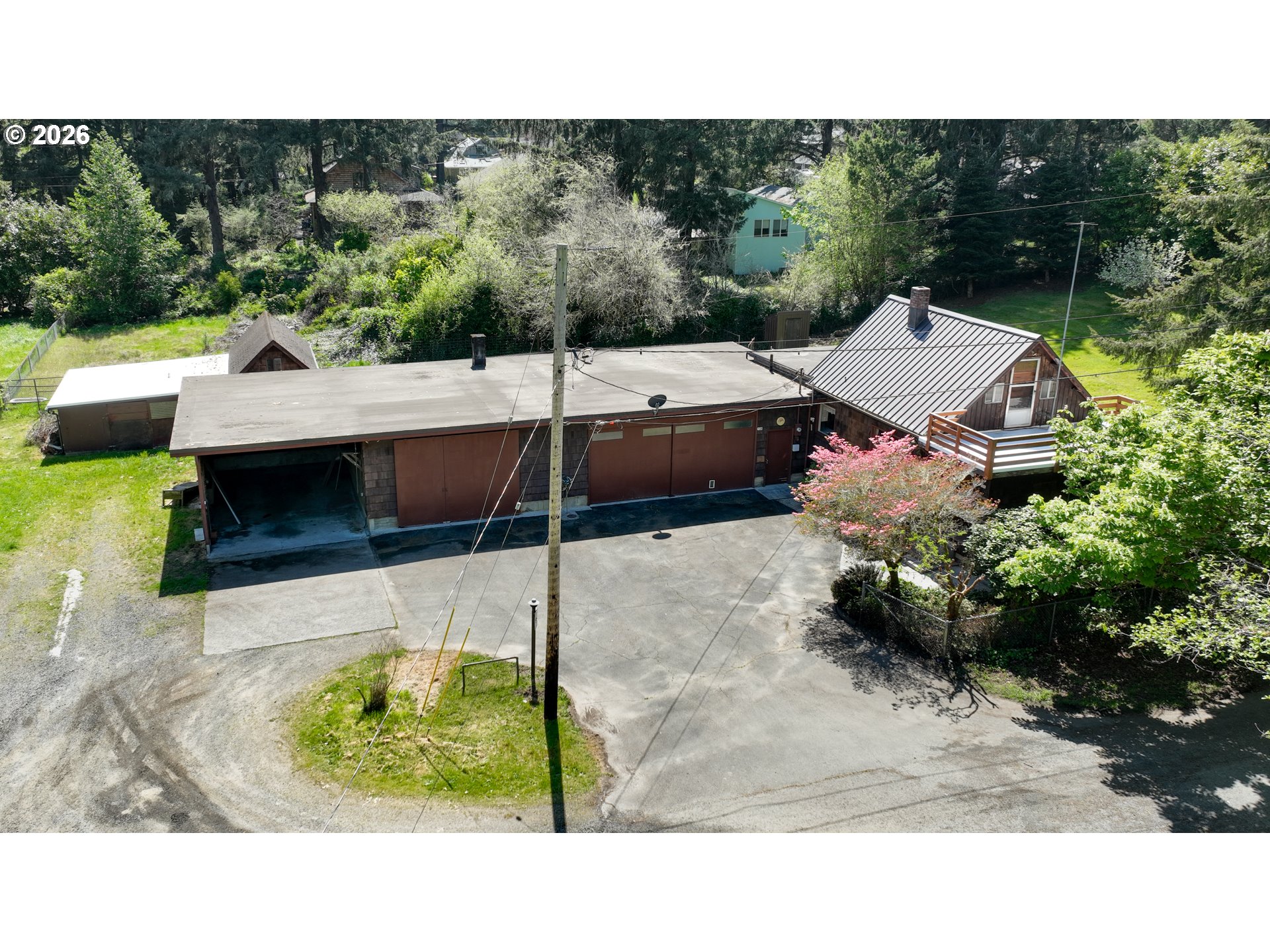 735 3rd Ave Property Photo 18