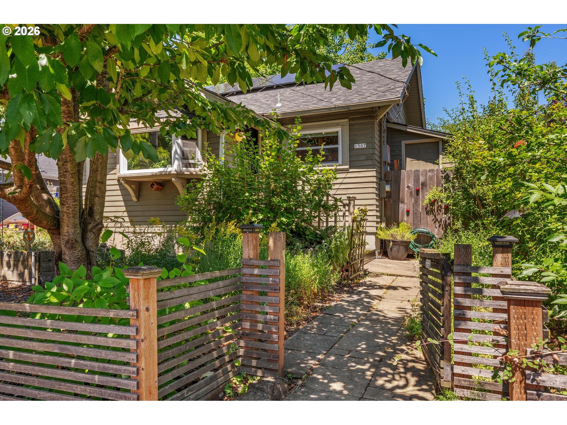 1507 N Watts St Property Photo 1