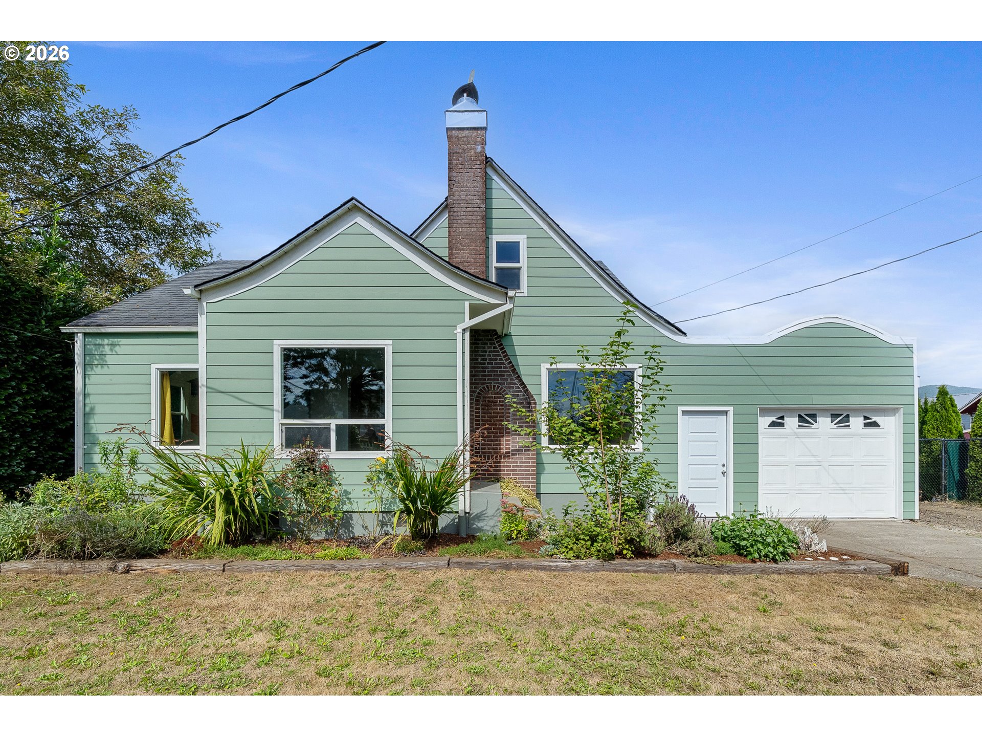 4104 3RD ST Property Photo 1
