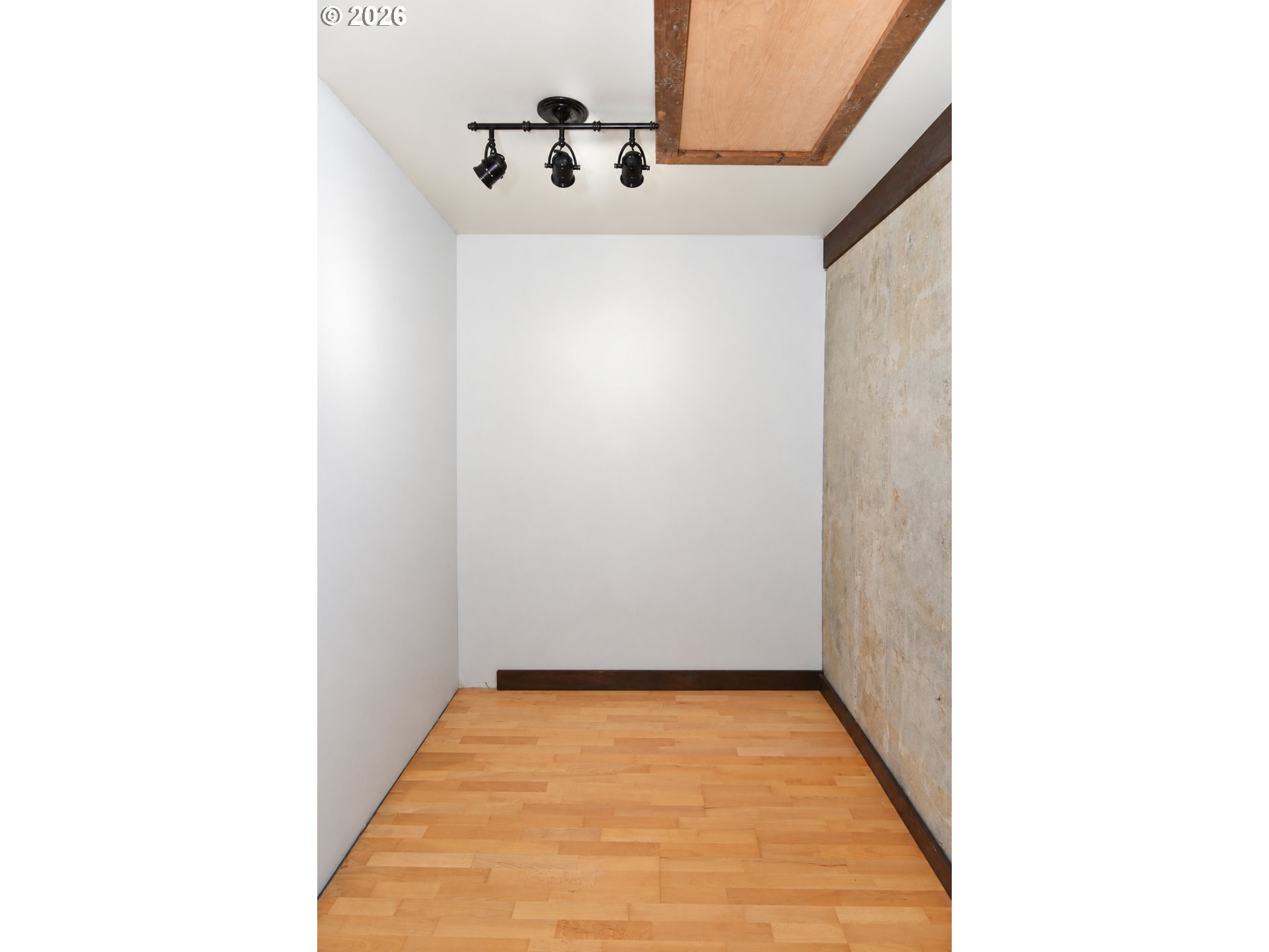 2630 Elinor St Property Photo 17