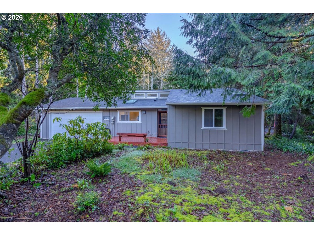 199 SW THE PINES DR Property Photo 1